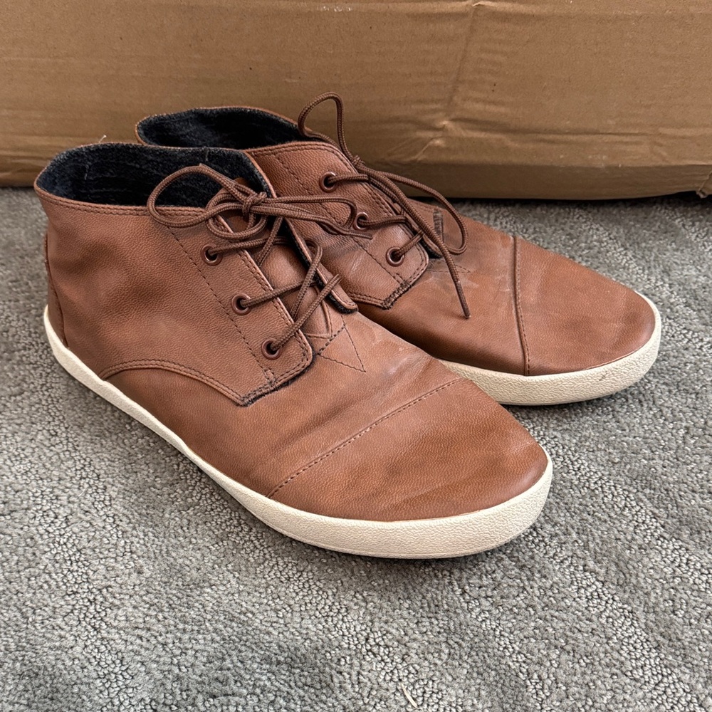 Tom’s Brown Leather Chukka Boots, mens size 10